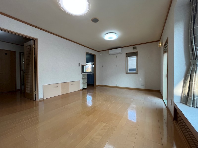 緑ヶ丘５丁目３５番　戸建て 内観写真（リビング）