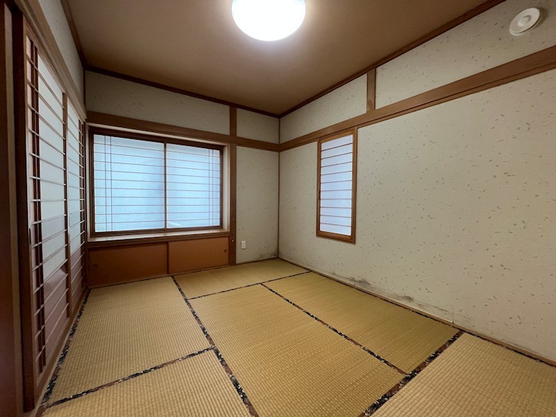 緑ヶ丘５丁目３５番　戸建て 内観写真（リビング以外の居室）