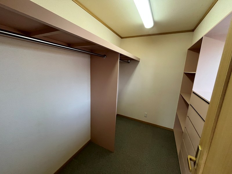 緑ヶ丘５丁目３５番　戸建て 内観写真（収納）
