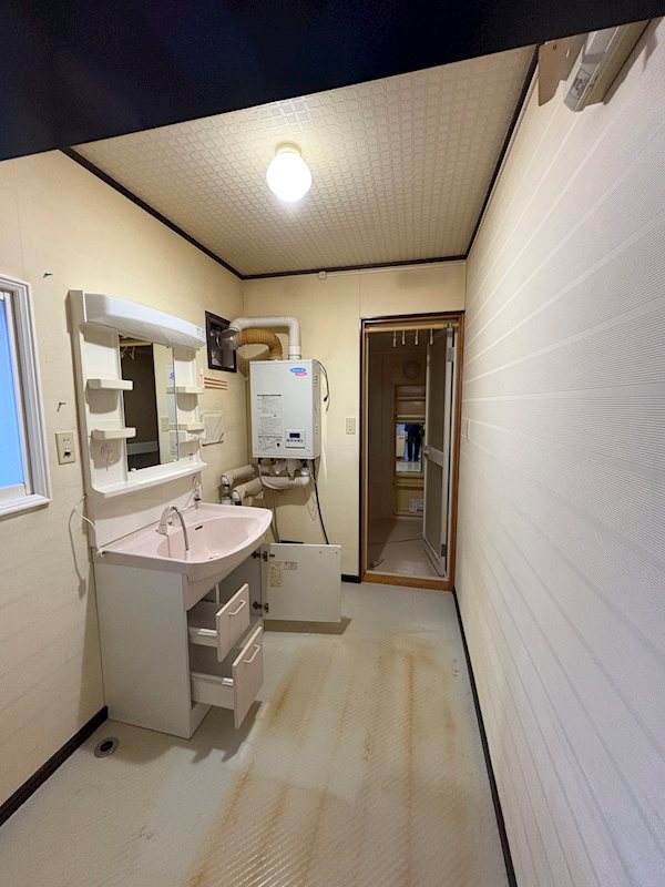 高栄東町３丁目１７１番　戸建て 内観写真（洗面台・洗面所）