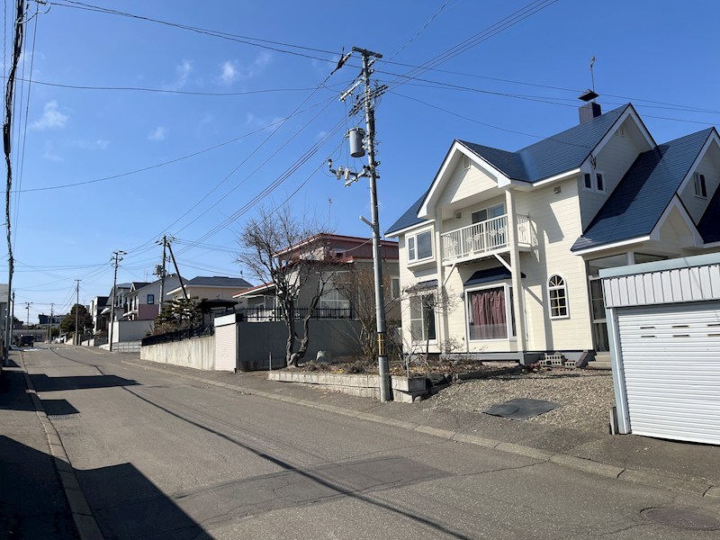 高栄東町３丁目１７１番　戸建て 現地写真（前面道路含む現地写真）