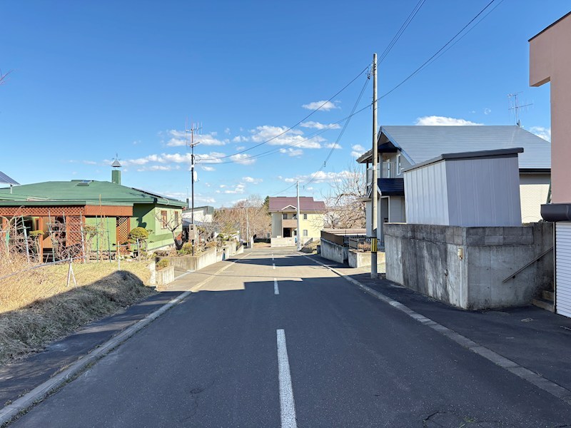 東陵町１６７番　戸建て 現地写真（前面道路含む現地写真）