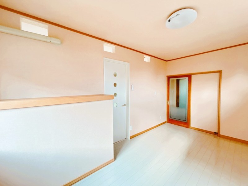 東陵町１６７番　戸建て 内観写真（リビング以外の居室）