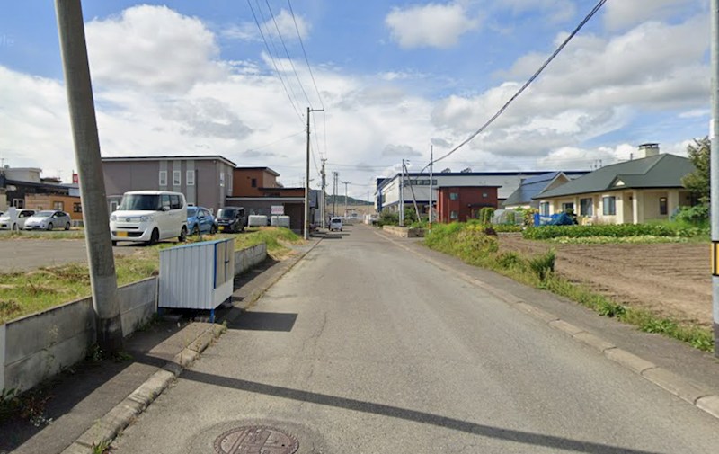 中央三輪１丁目４２１番　土地 現地写真（前面道路含む現地写真）