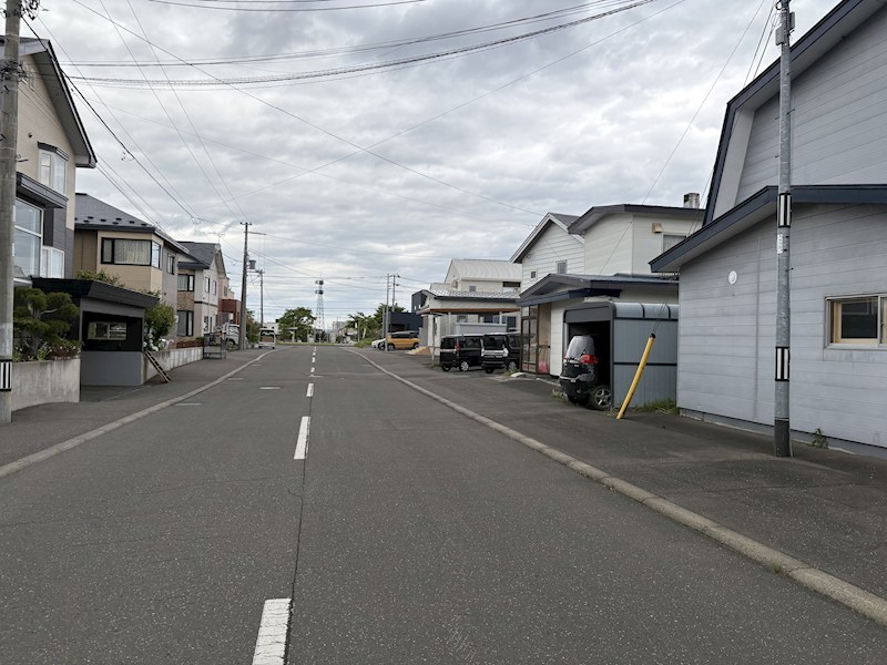朝日町４８番　土地 現地写真（前面道路含む現地写真）