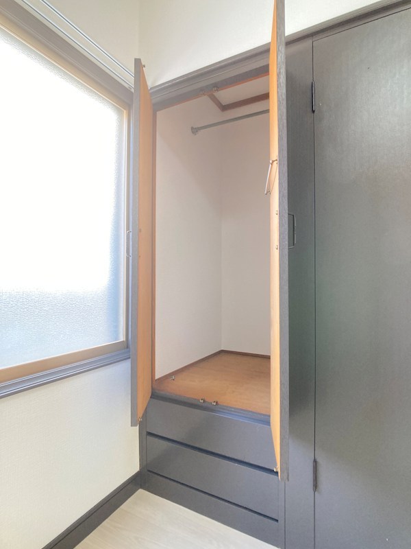 北進町４丁目２５６番　共同住宅 内観写真（収納）