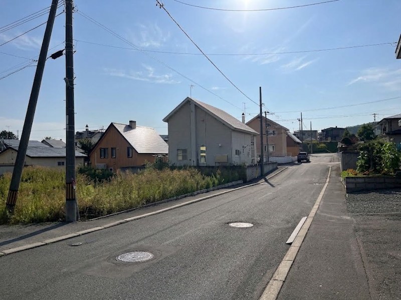 高栄西町３丁目１８３番　土地 現地写真（前面道路含む現地写真）