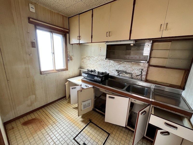 寿町４丁目４番　戸建て 内観写真（キッチン）