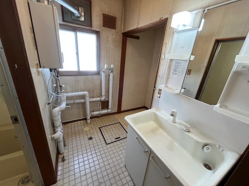 寿町４丁目４番　戸建て 内観写真（洗面台・洗面所）