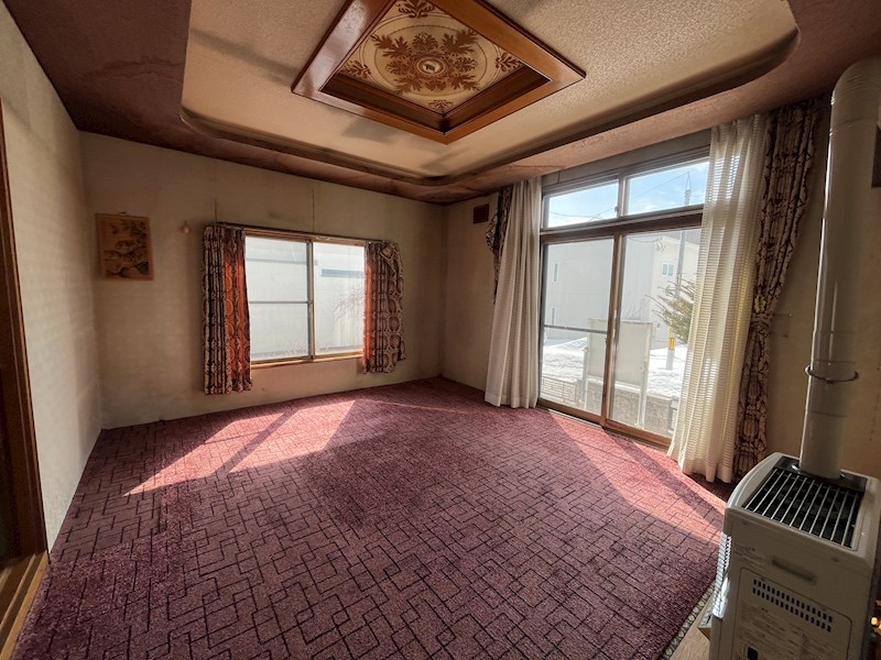 寿町４丁目４番　戸建て 内観写真（リビング）