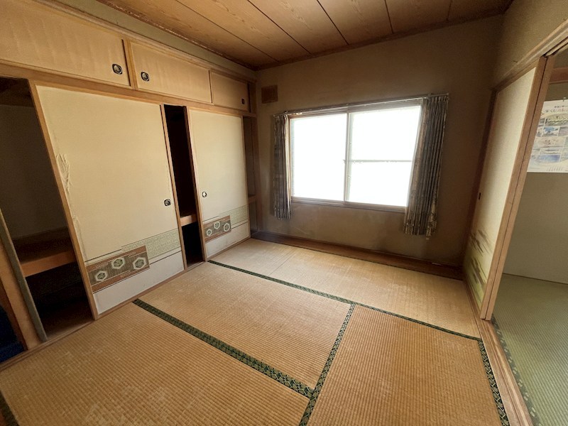 寿町４丁目４番　戸建て 内観写真（リビング以外の居室）