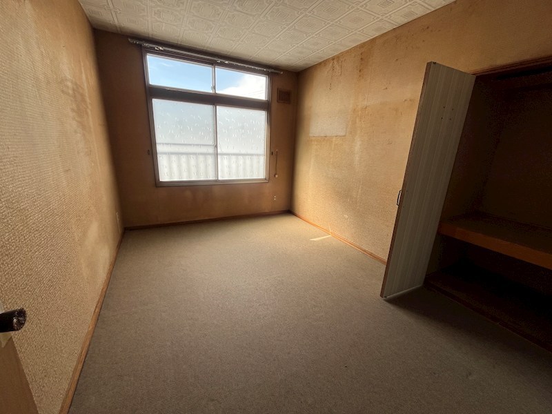 寿町４丁目４番　戸建て 内観写真（リビング以外の居室）
