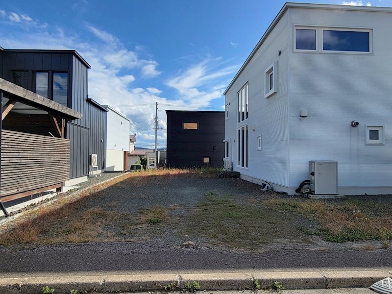 北進町１丁目３１番　戸建て 現地写真（駐車場）