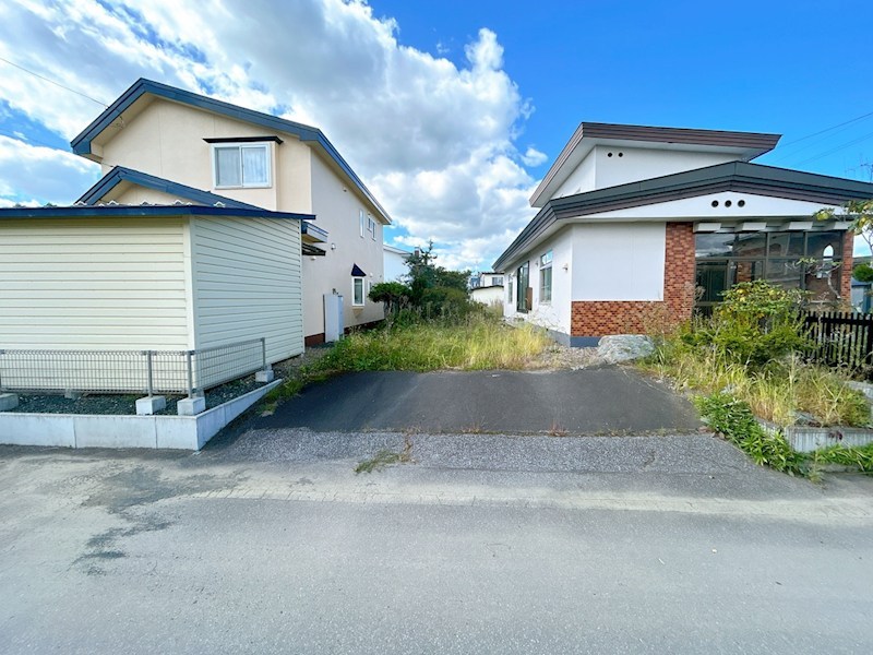 相内町１０６番　戸建て 現地写真（駐車場）
