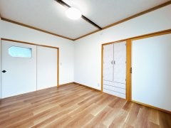 相内町１０６番　戸建て 内観写真（リビング以外の居室）