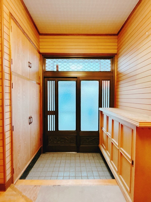 広明町１９８番　戸建て 現地写真（玄関）