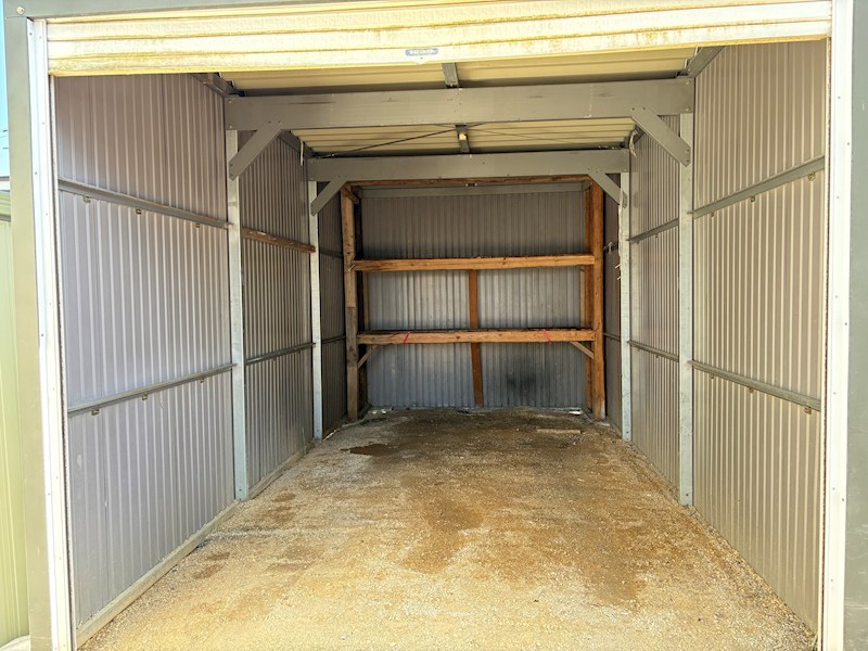 東三輪５丁目５番　戸建て 現地写真（駐車場）