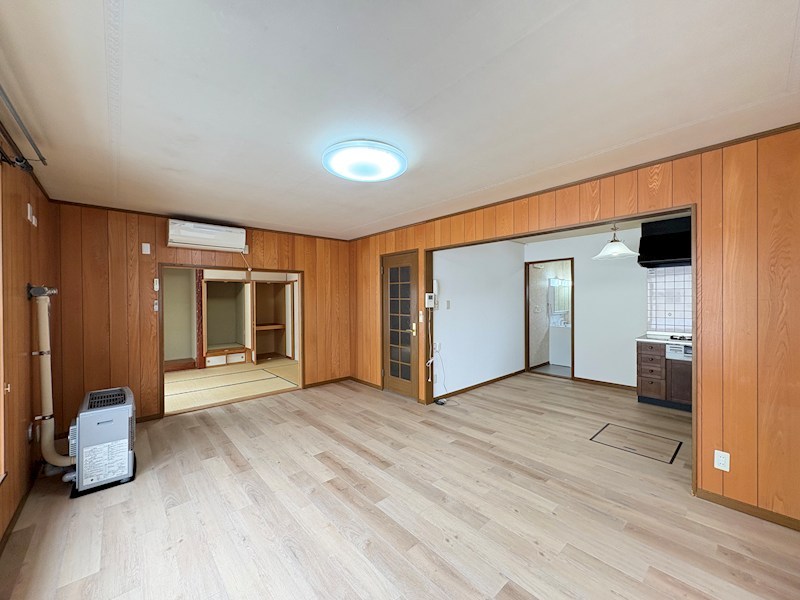 東三輪５丁目５番　戸建て 内観写真（リビング）
