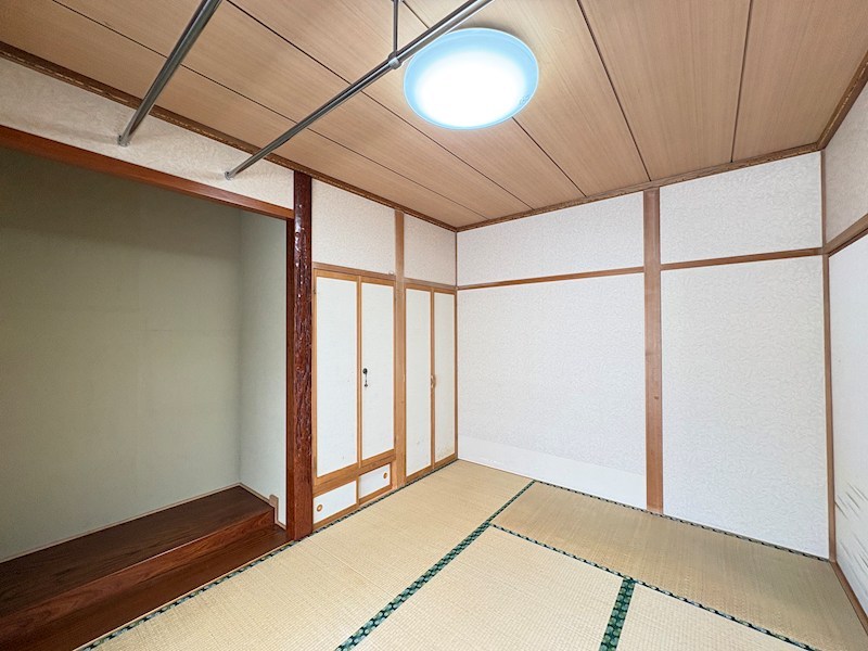 東三輪５丁目５番　戸建て 内観写真（リビング以外の居室）