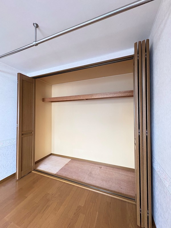 東三輪５丁目５番　戸建て 内観写真（収納）