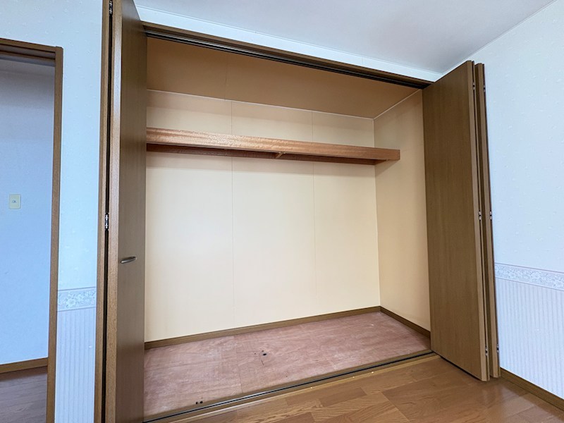 東三輪５丁目５番　戸建て 内観写真（収納）