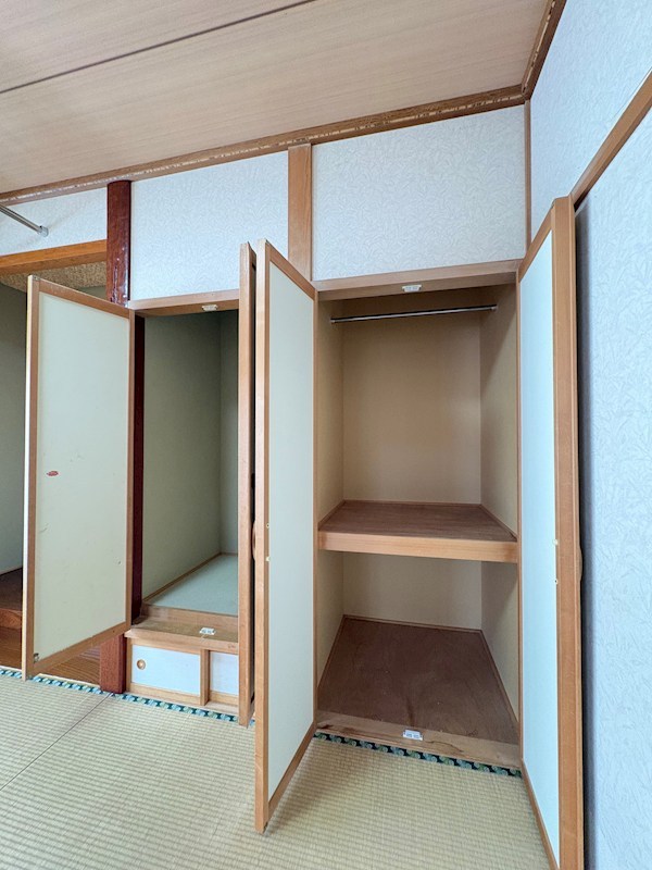 東三輪５丁目５番　戸建て 内観写真（収納）