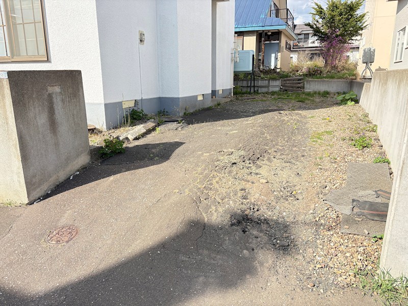 高砂町７番　戸建て 現地写真（駐車場）