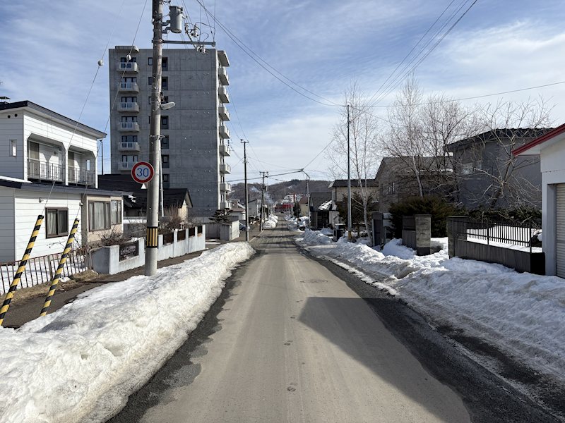 桜町３丁目２６番　戸建て 現地写真（前面道路含む現地写真）