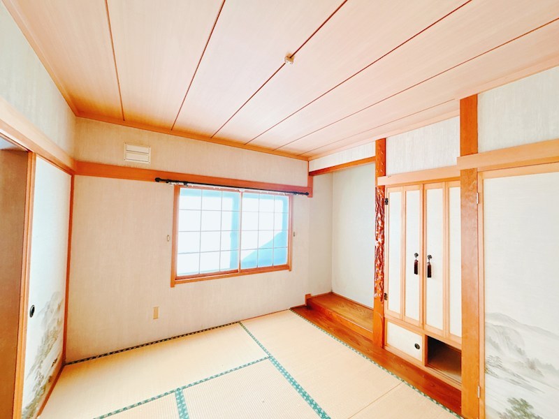中ノ島町４丁目１０番　戸建て 内観写真（リビング以外の居室）
