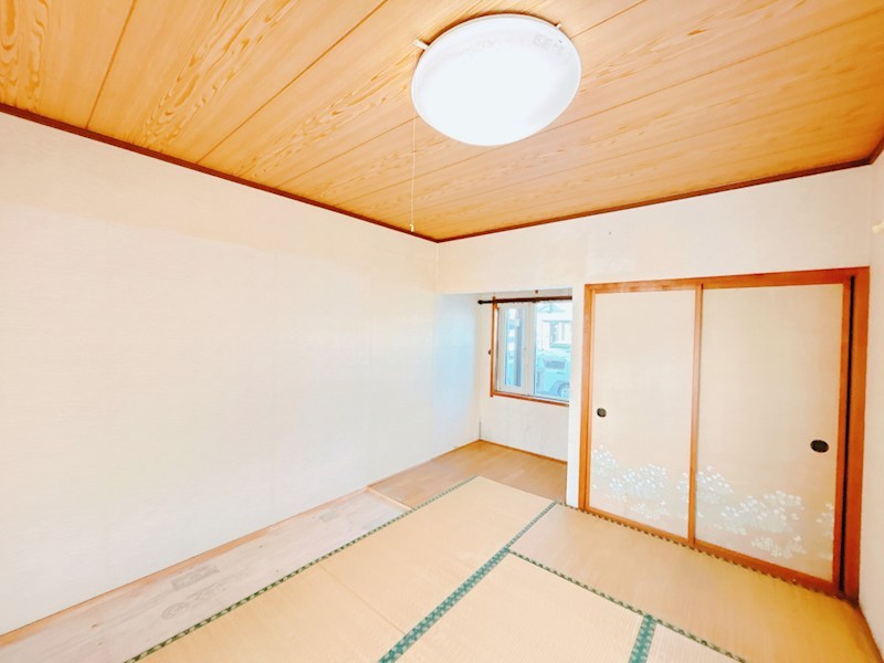 中ノ島町４丁目１０番　戸建て 内観写真（リビング以外の居室）