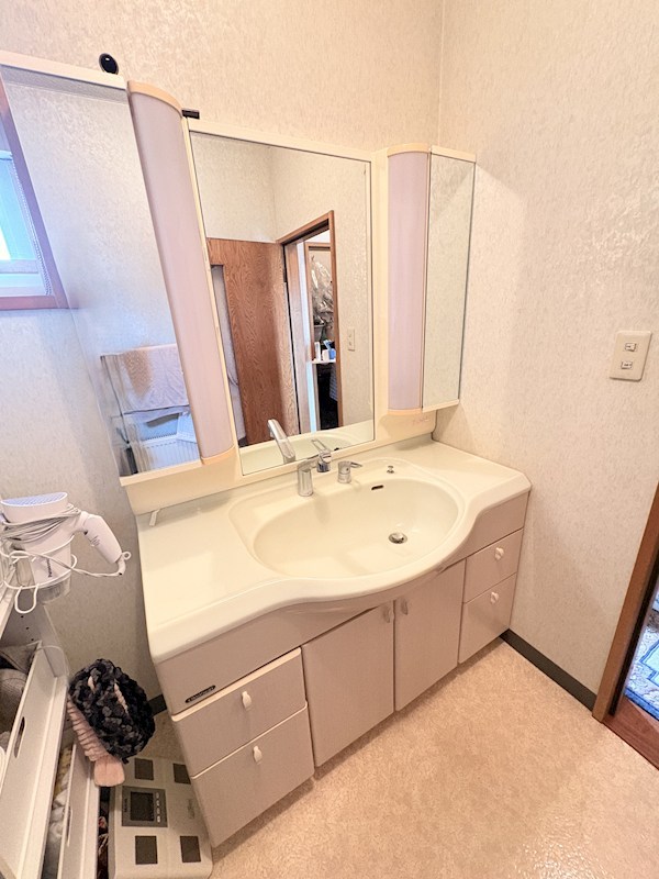 美山町南８丁目４５番　戸建て 内観写真（洗面台・洗面所）