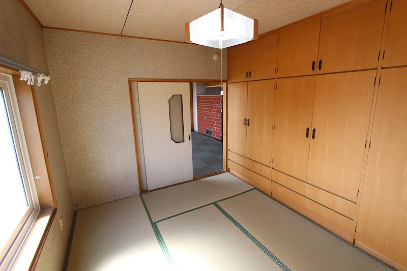 とん田西町２７４番　戸建て 内観写真（リビング以外の居室）