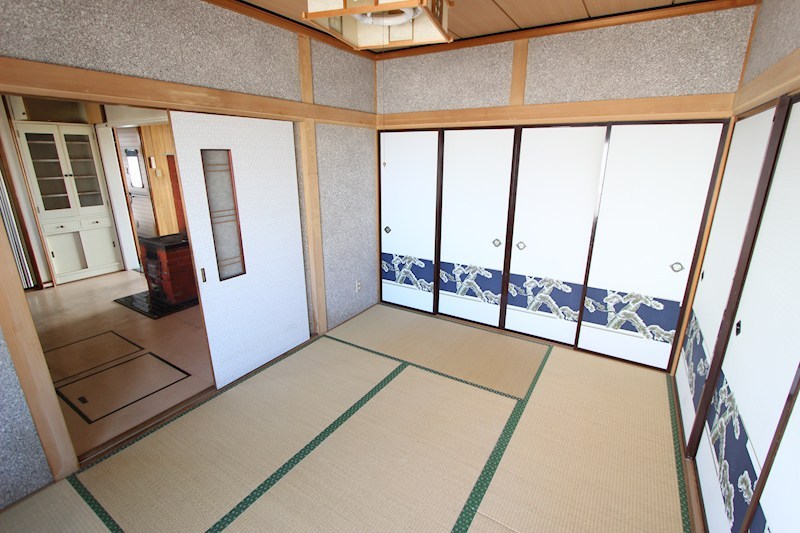 とん田西町２７４番　戸建て 内観写真（リビング以外の居室）