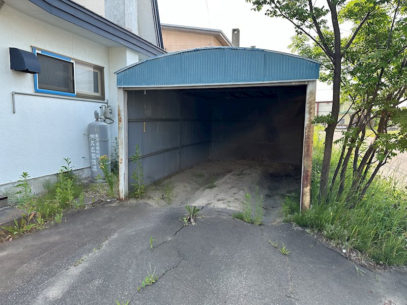 美幌町字日の出２丁目１６　戸建て 現地写真（駐車場）