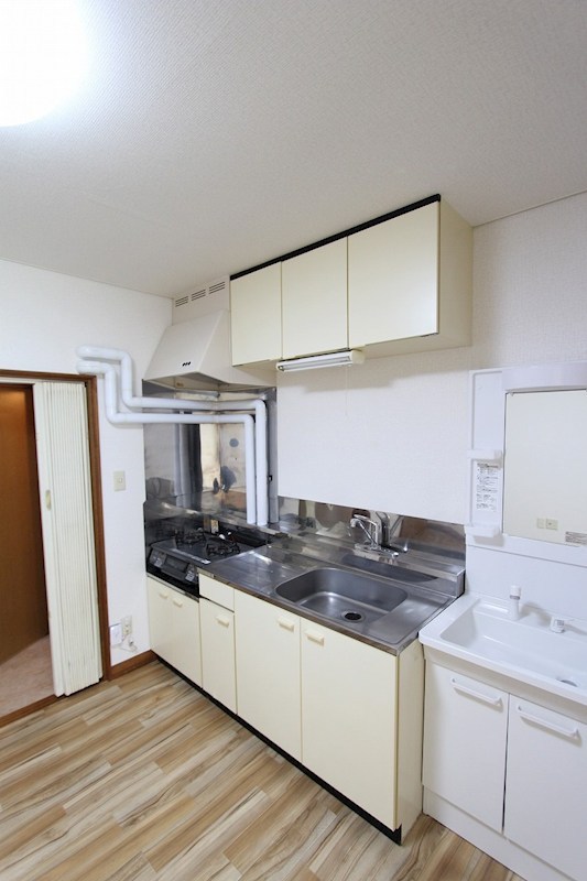 美幌町字東町１丁目７番　共同住宅 内観写真（キッチン）