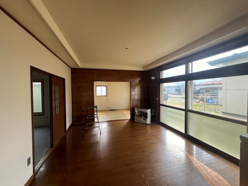 西富町３丁目１５２番　戸建て 内観写真（リビング）