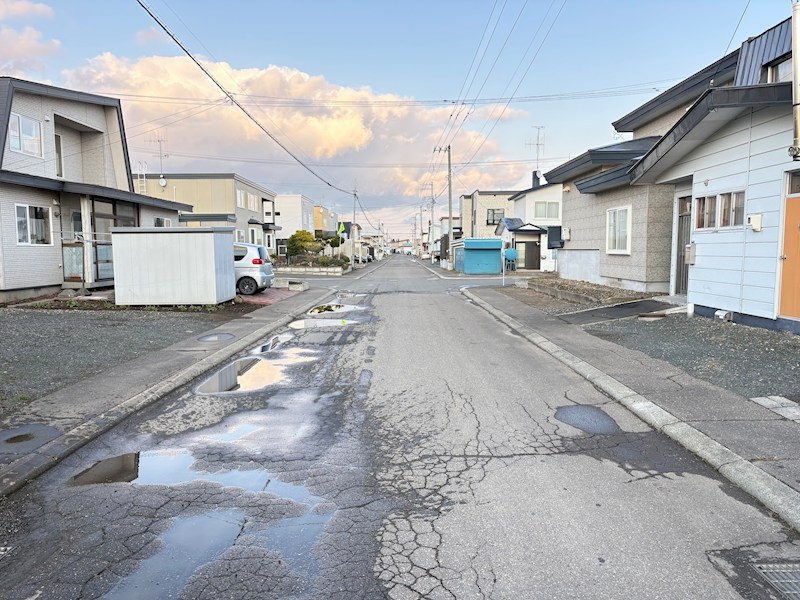 西富町３丁目１５２番　戸建て 現地写真（前面道路含む現地写真）