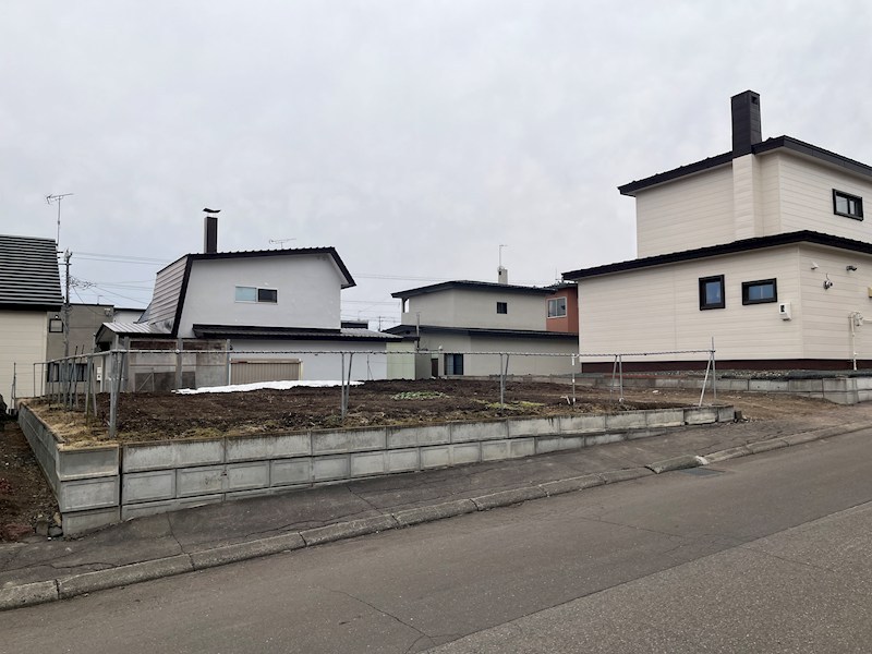 高栄東町２丁目１４２番　土地 現地写真