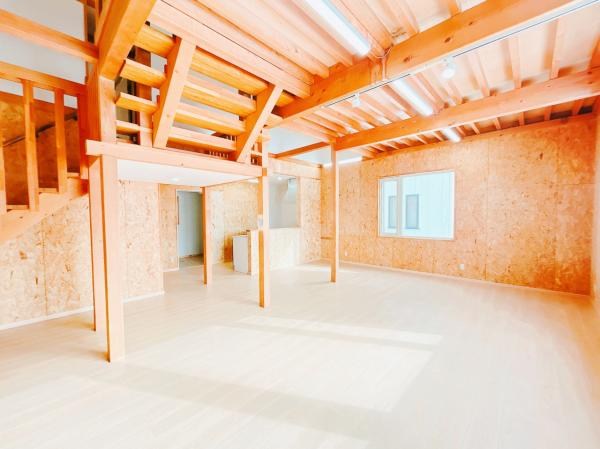 川東２１番　戸建て 内観写真（リビング）