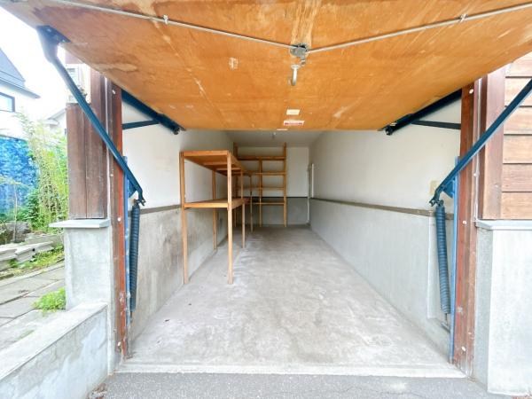 川東２１番　戸建て 現地写真（駐車場）