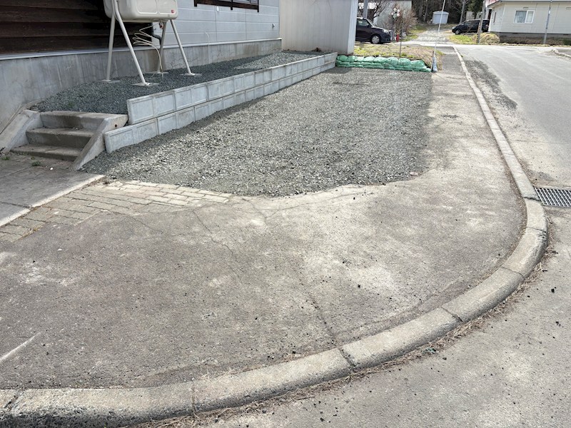 川東２１番　戸建て 現地写真（駐車場）