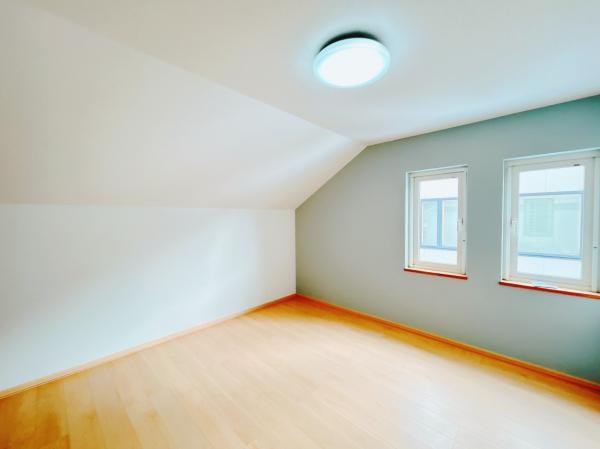 川東２１番　戸建て 内観写真（リビング以外の居室）