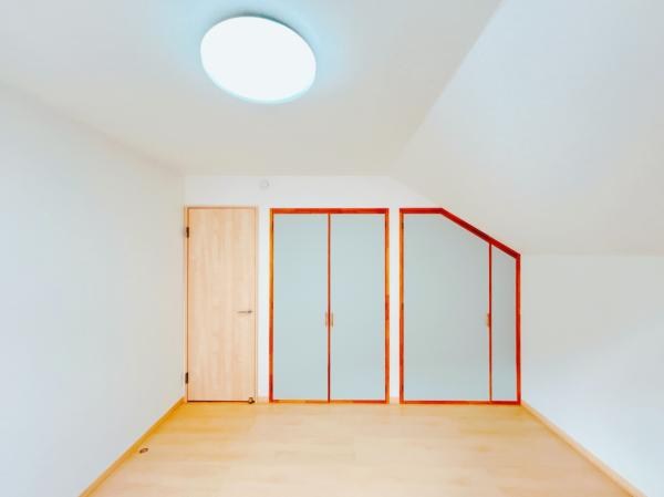 川東２１番　戸建て 内観写真（リビング以外の居室）
