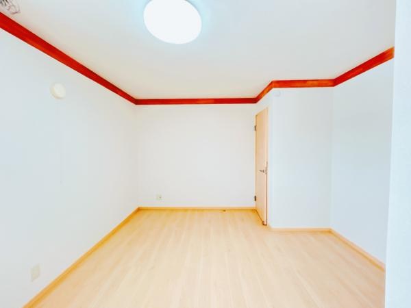 川東２１番　戸建て 内観写真（リビング以外の居室）