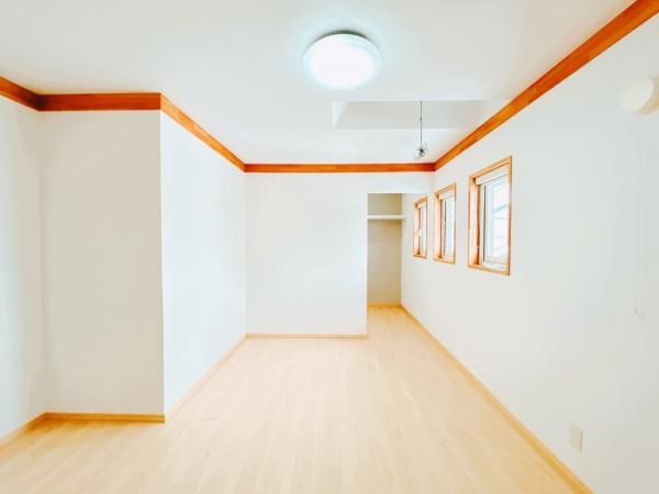 川東２１番　戸建て 内観写真（リビング以外の居室）