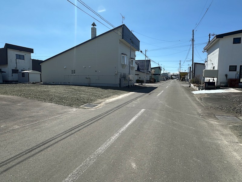 美幌町字三橋町１丁目１９番　土地 現地写真（前面道路含む現地写真）