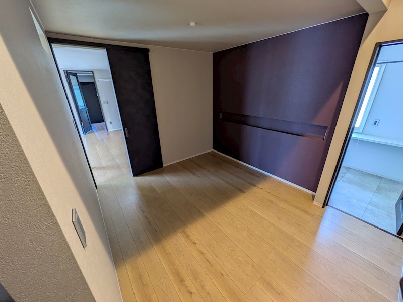 泉町２丁目７番　戸建て 内観写真（リビング以外の居室）