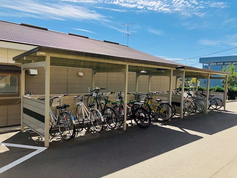 文京町６６３番　共同住宅 現地写真（駐車場）