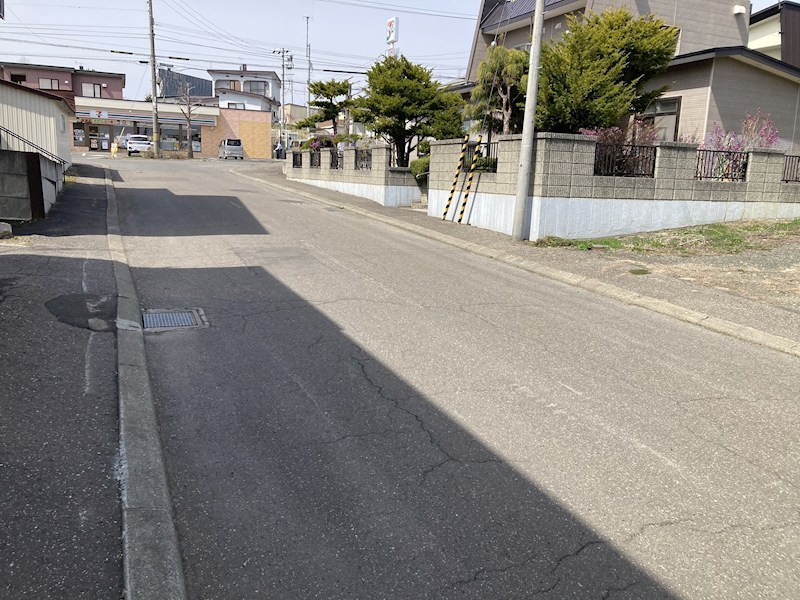 高栄東町３丁目１７０番　土地 現地写真（前面道路含む現地写真）