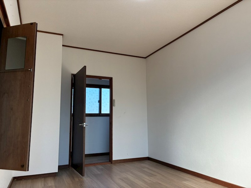 柏陽町５５７番　戸建て 内観写真（リビング以外の居室）